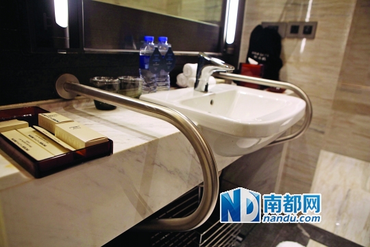 深圳首家希尔顿酒店开业 设无障碍房方便残疾人